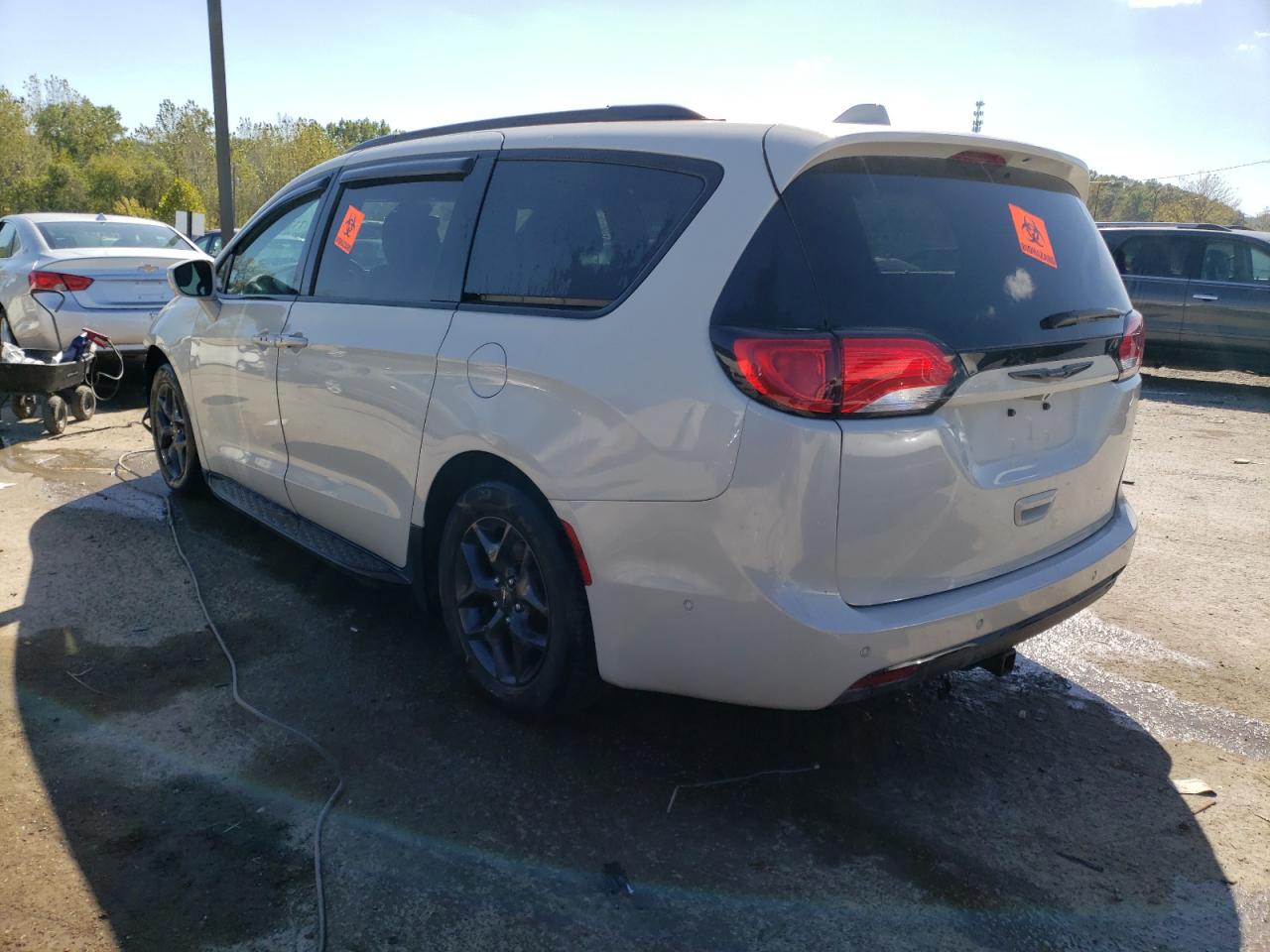 Image 2 of 2019 CHRYSLER PACIFICA TOURING L 2019 with VIN 2C4RC1BG8KR686571
