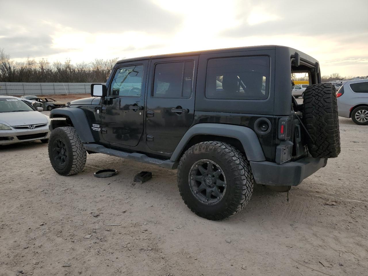 Image 2 of 2013 JEEP WRANGLER UNLIMITED SPORT 2013 with VIN 1C4BJWDG1DL622966