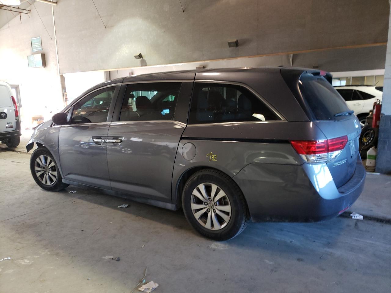 Image 2 of 2014 HONDA ODYSSEY EXL 2014 with VIN 5FNRL5H68EB017898