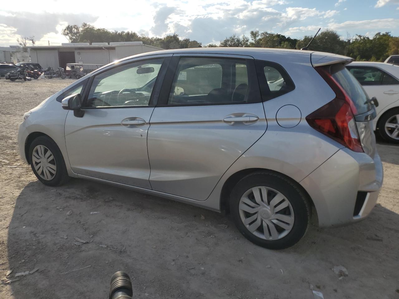 Изображение 2 2016 HONDA FIT LX 2016 с VIN JHMGK5H57GX022552