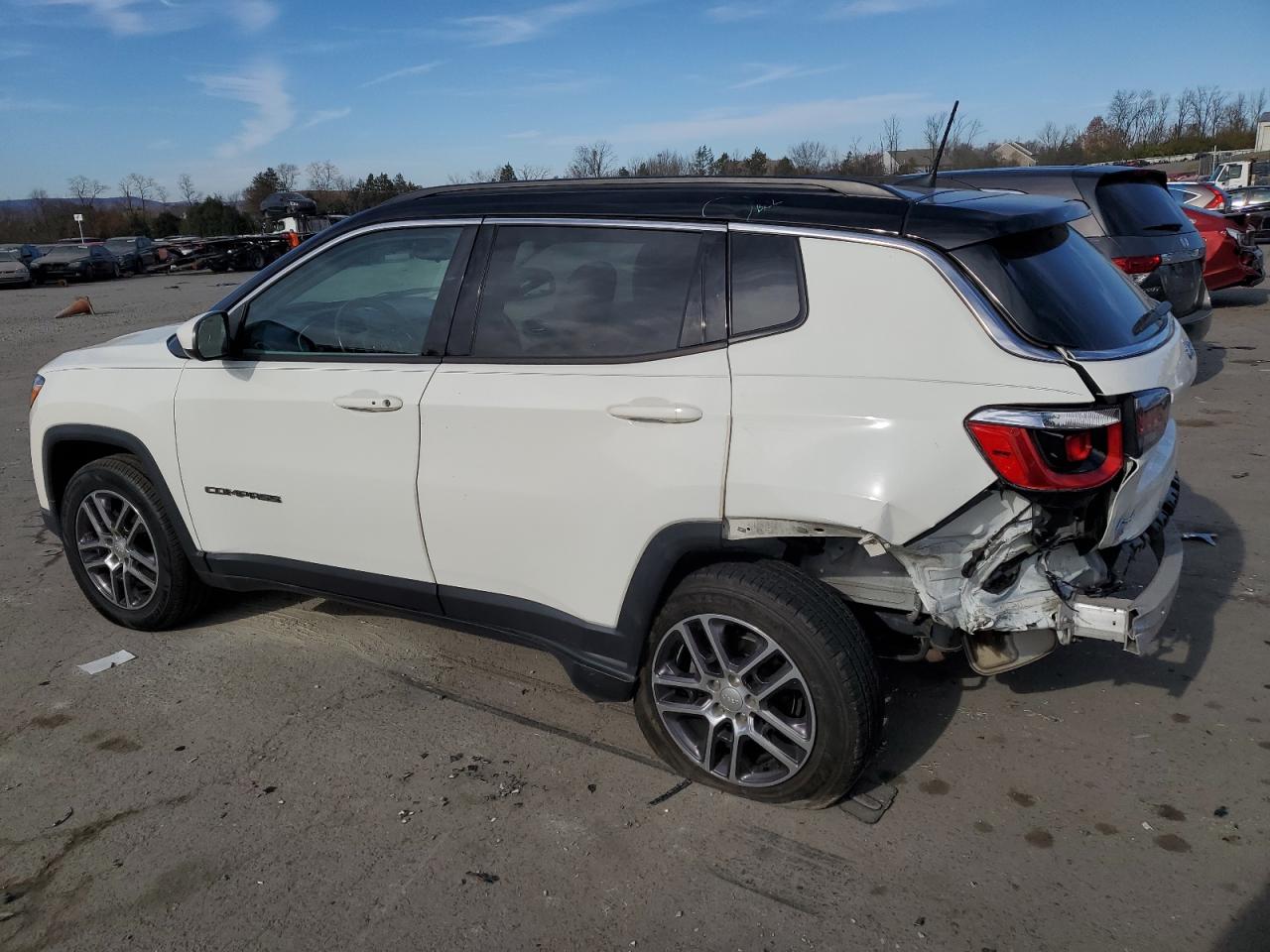 Изображение 2 2020 JEEP COMPASS LATITUDE 2020 с VIN 3C4NJDBB4LT161614