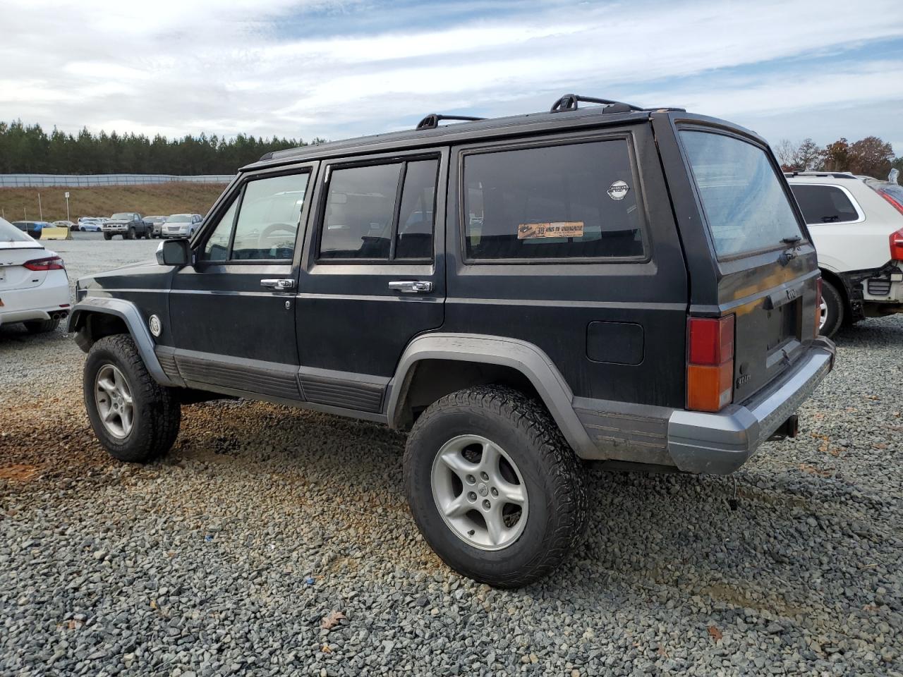 Obraz 2 z 1996 JEEP CHEROKEE COUNTRY 1996 z VIN 1J4FJ78SXTL237078