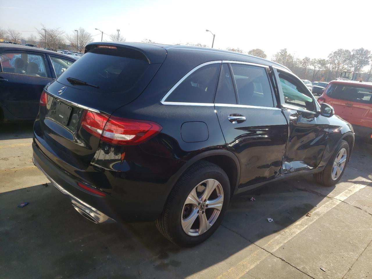 Image 3 of 2018 MERCEDES-BENZ GLC 300 2018 with VIN WDC0G4JB8JV036715