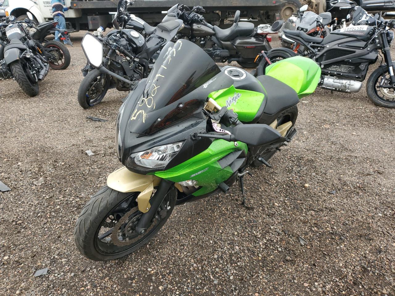 Obraz 2 z Kawasaki Ex650 F 2017 z VIN JKAEXEF10EDA17604