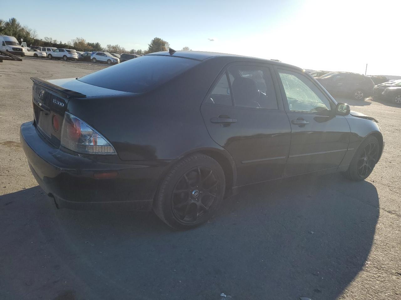 Image 3 of 2005 LEXUS IS 300 2005 with VIN JTHBD192150100735