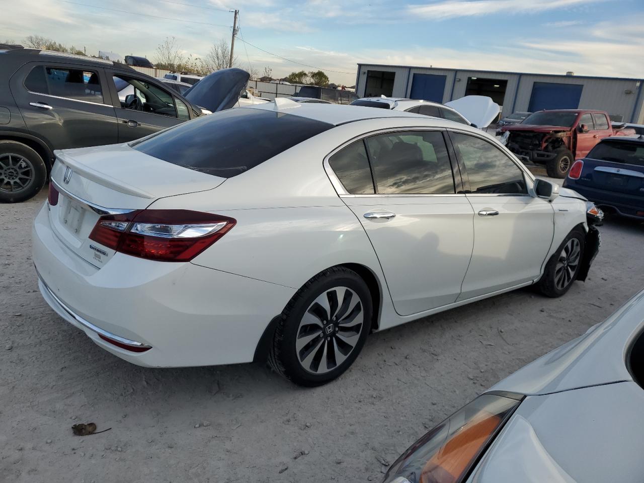 Image 3 of 2017 HONDA ACCORD HYBRID EXL 2017 with VIN JHMCR6F51HC030920