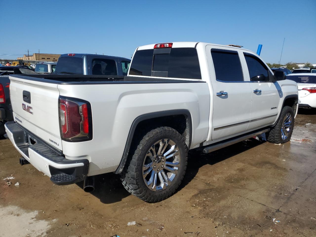 Obraz 3 z 2018 GMC SIERRA K1500 DENALI 2018 z VIN 3GTU2PEJ8JG314935