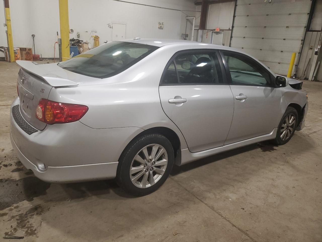 Image 3 of 2009 TOYOTA COROLLA BASE 2009 with VIN 2T1BU40E99C168948