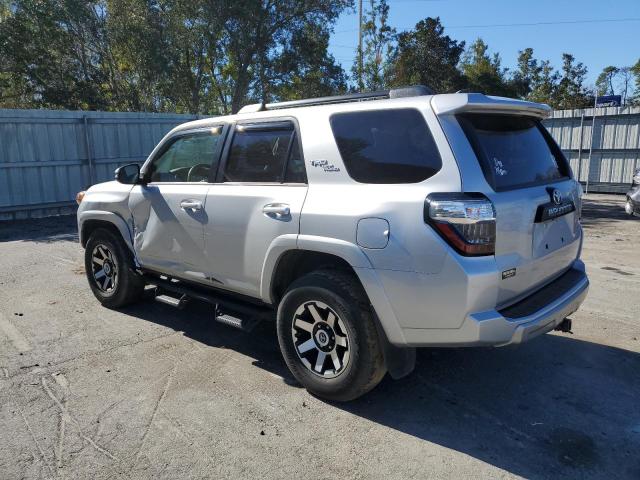 Obraz 2 z 2020 TOYOTA 4RUNNER SR5/SR5 PREMIUM 2020 z VIN JTEBU5JR4L5803209