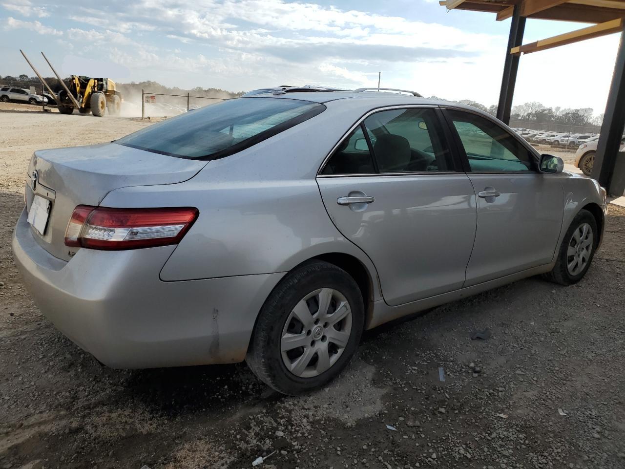 Изображение 3 2010 TOYOTA CAMRY BASE 2010 с VIN 4T1BF3EK3AU037875