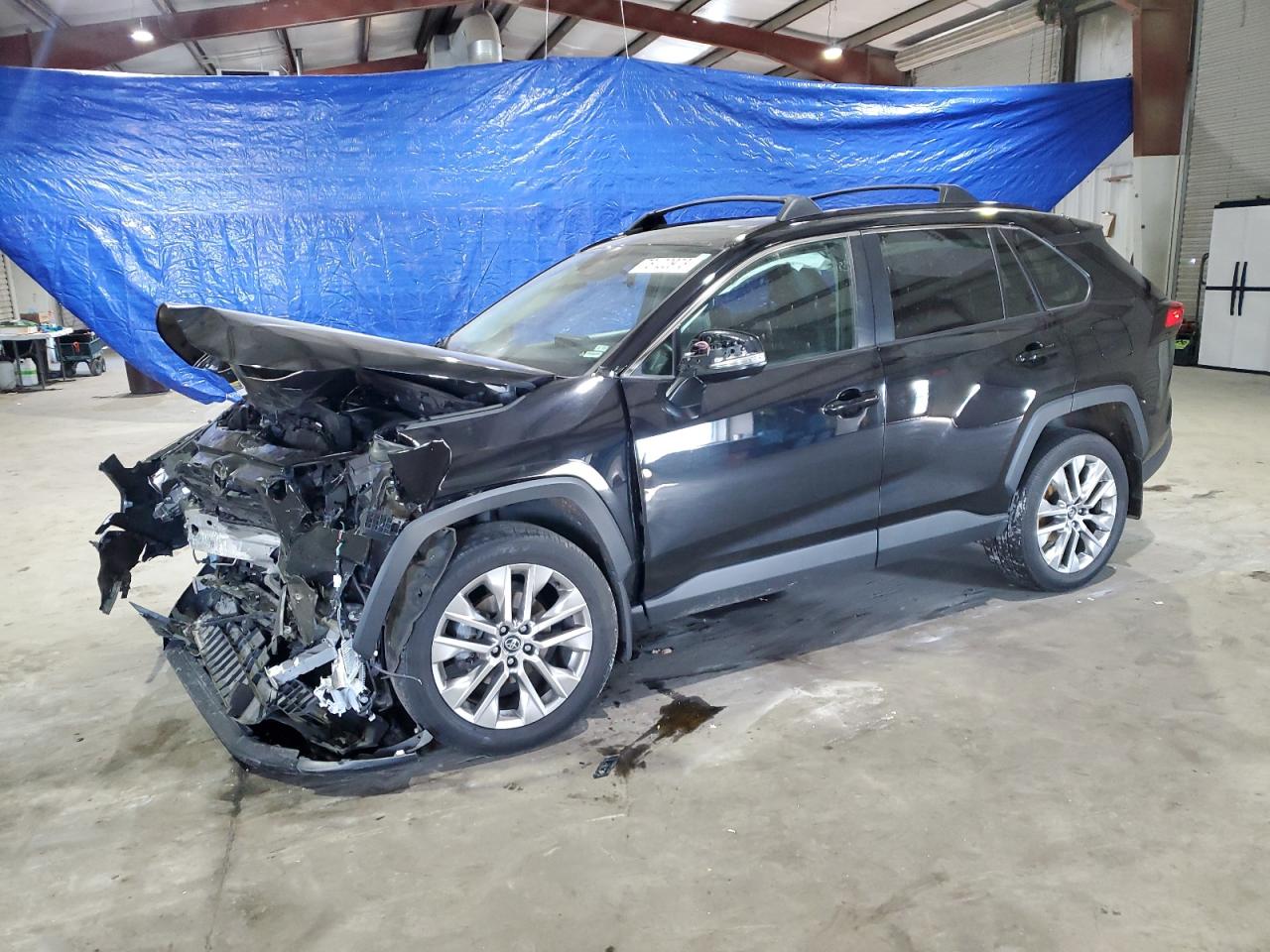 Obraz 1 z 2021 TOYOTA RAV4 XLE PREMIUM 2021 z VIN 2T3A1RFV2MC165818