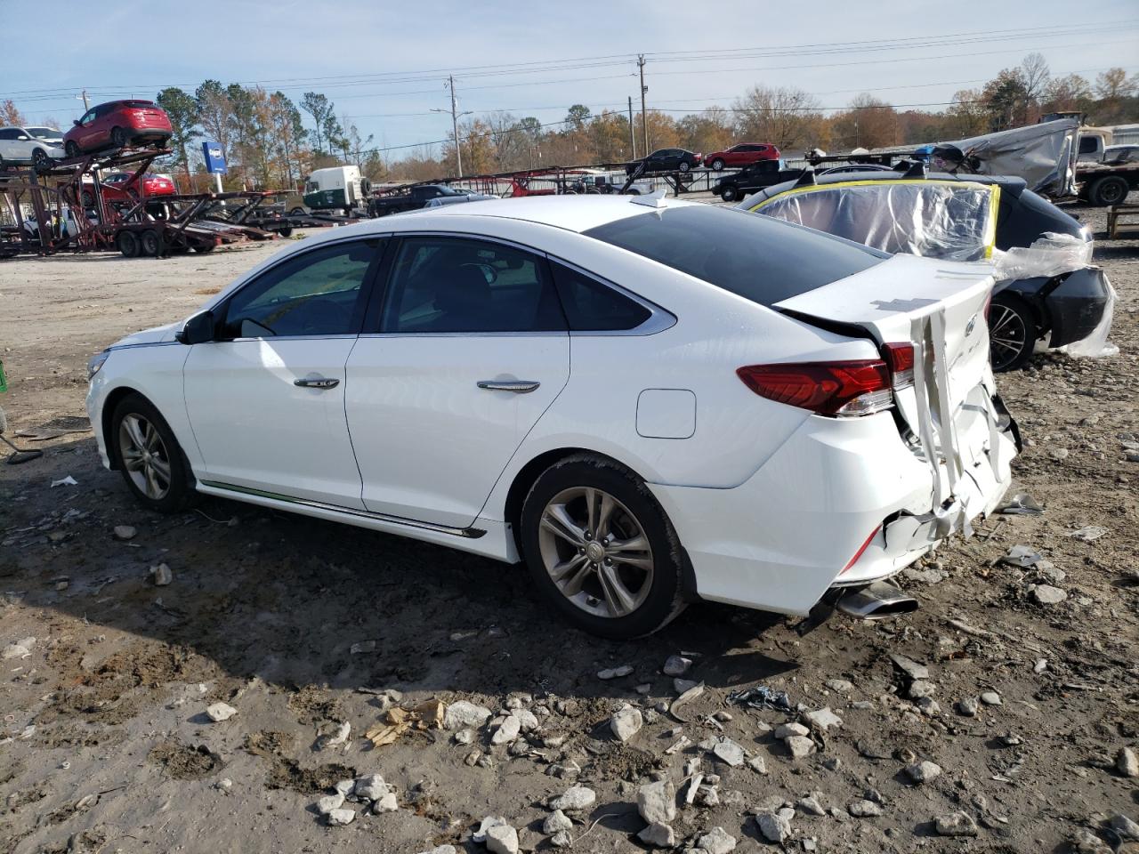 Image 2 of 2018 HYUNDAI SONATA SPORT 2018 with VIN 5NPE34AF6JH687013