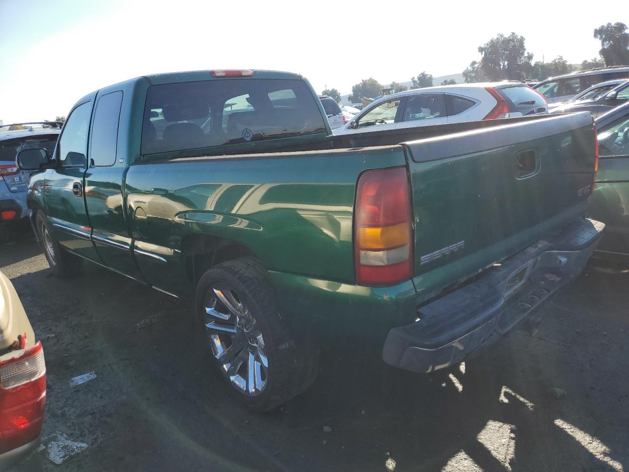 Image 2 of 1999 GMC NEW SIERRA C1500 1999 with VIN 2GTEC19T6X1500467