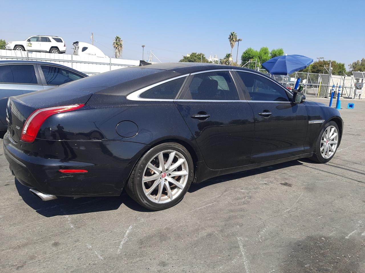 Image 3 of 2014 JAGUAR XJ  2014 with VIN SAJWA1CZ9E8V71147
