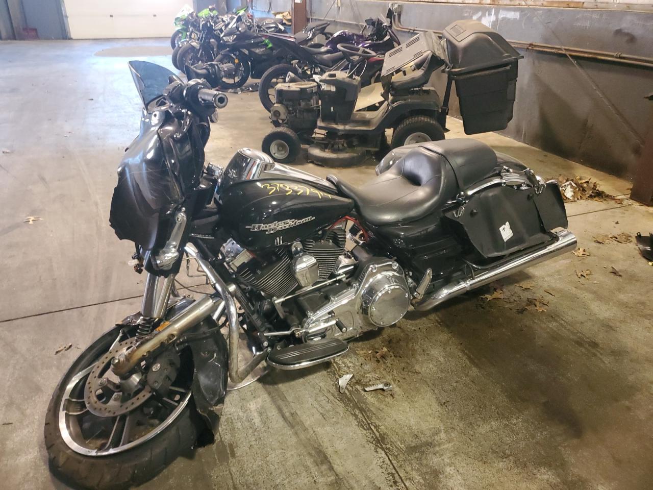 Image 2 of 2014 HARLEY-DAVIDSON FLHXS STREET GLIDE SPECIAL 2014 with VIN 1HD1KRM11EB659236
