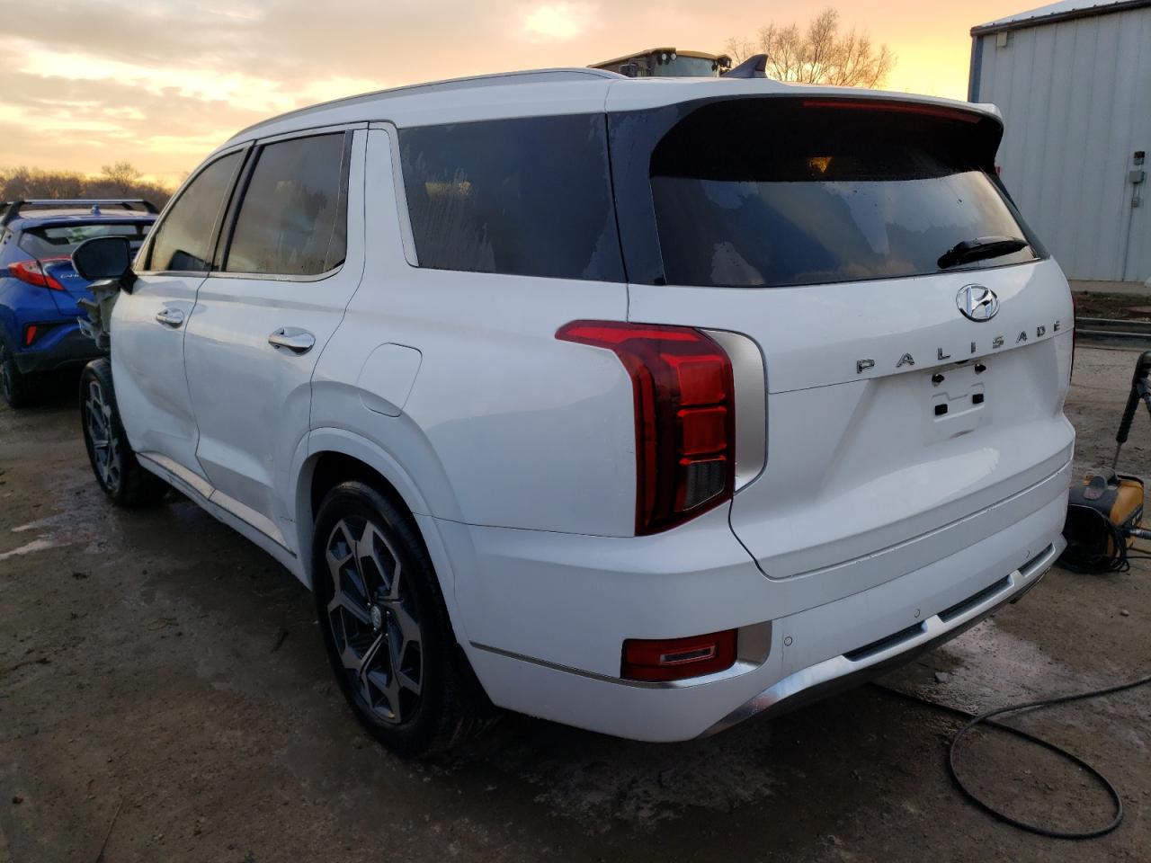 Image 2 of 2022 HYUNDAI PALISADE CALLIGRAPHY 2022 with VIN KM8R74HE3NU348185