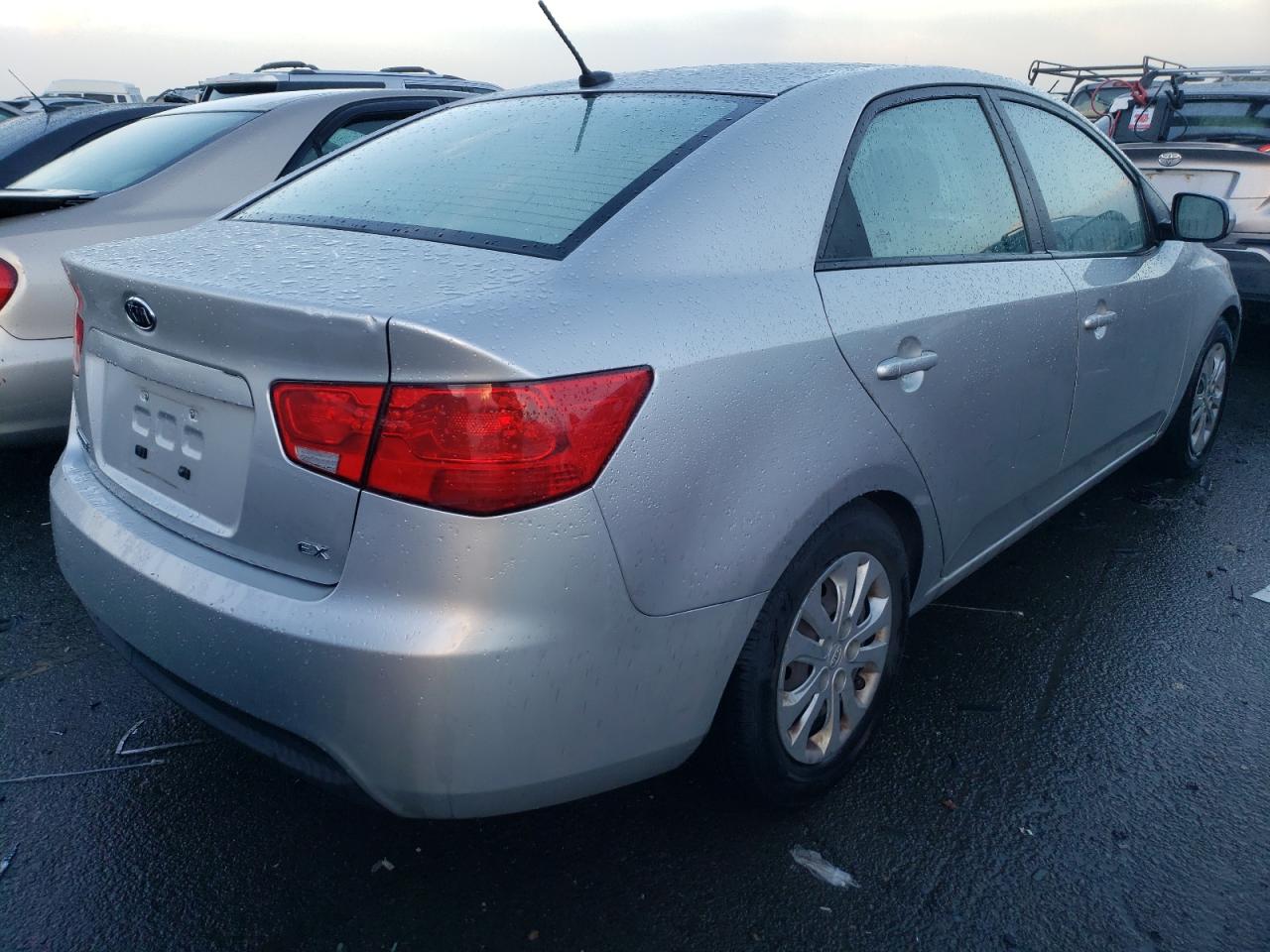 Image 3 of 2013 KIA FORTE EX 2013 with VIN KNAFU4A21D5680275