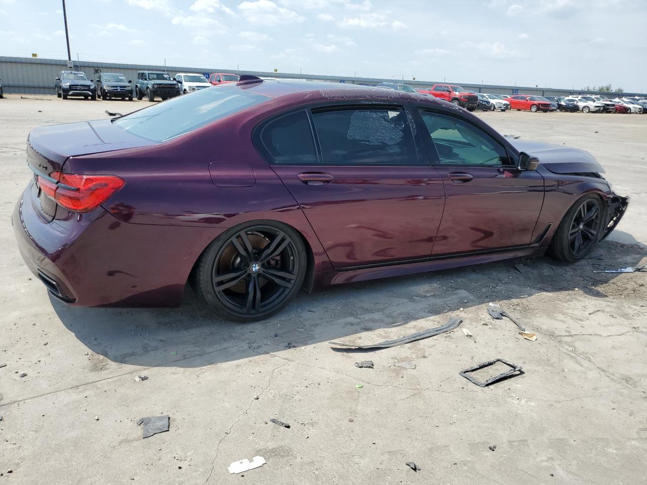 Изображение 3 Bmw 750 I 2018 с VIN WBA7F0C54JGM22864