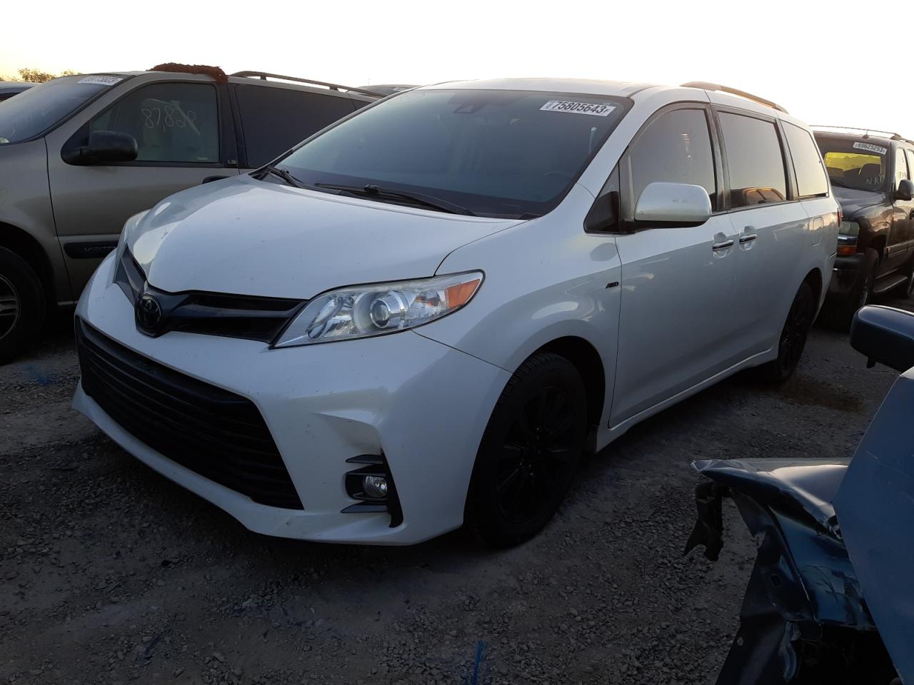 Изображение 2018 TOYOTA SIENNA XLE 2018
