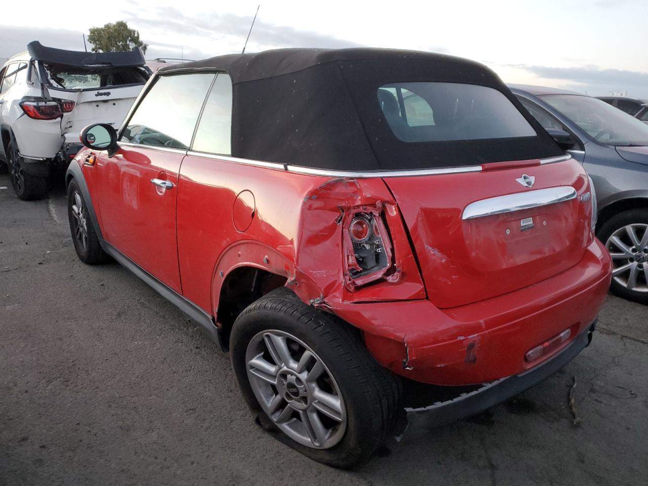 Изображение 2 2013 MINI COOPER  2013 с VIN WMWZN3C59DT266202