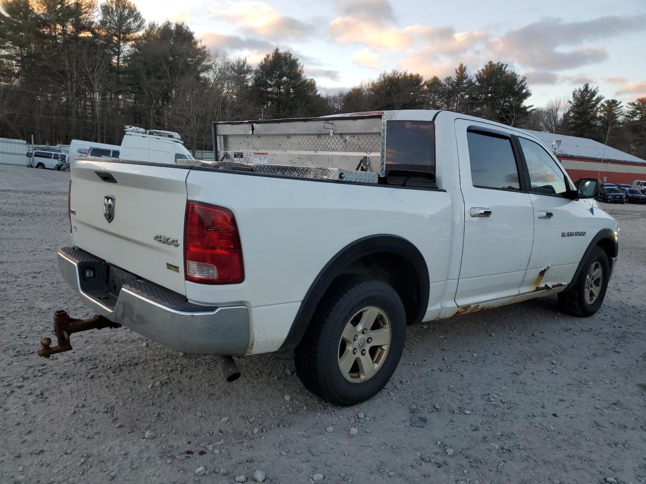 Obraz 3 z 2011 DODGE RAM 1500  2011 z VIN 1D7RV1CPXBS646943