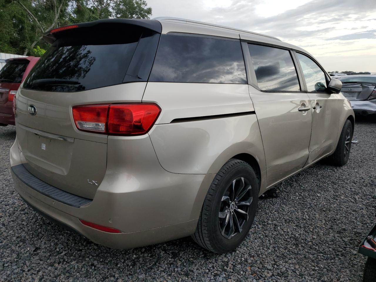 Image 3 of 2015 KIA SEDONA LX 2015 with VIN KNDMB5C18F6022413