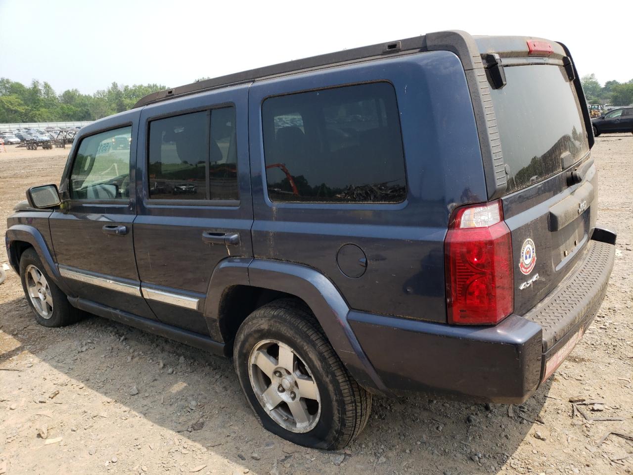 Image 2 of 2010 JEEP COMMANDER SPORT 2010 with VIN 1J4RG4GK1AC121857