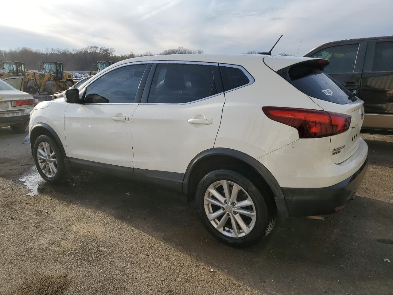 Изображение 2 2017 NISSAN ROGUE SPORT S 2017 с VIN JN1BJ1CP9HW025074