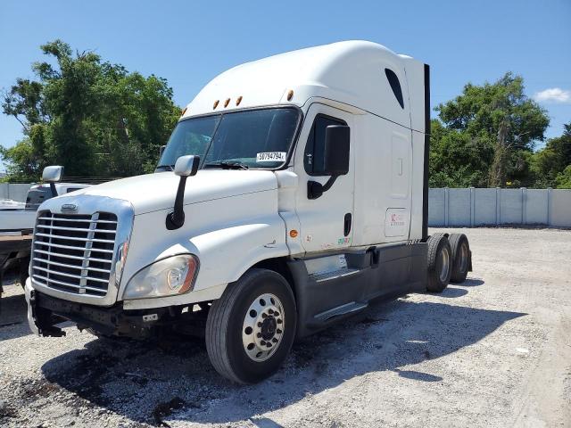 Image 2 of 2016 FREIGHTLINER CASCADIA 125  2016 with VIN 1FUJGLD58GLHA6527