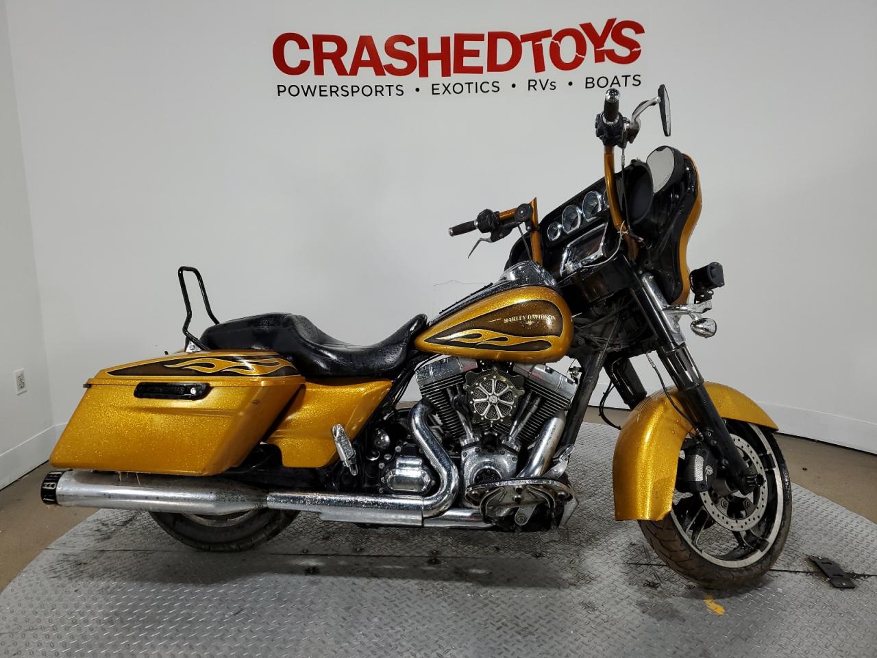 Image 1 of 2016 HARLEY-DAVIDSON FLHXS STREET GLIDE SPECIAL 2016 with VIN 1HD1KRM13GB627259