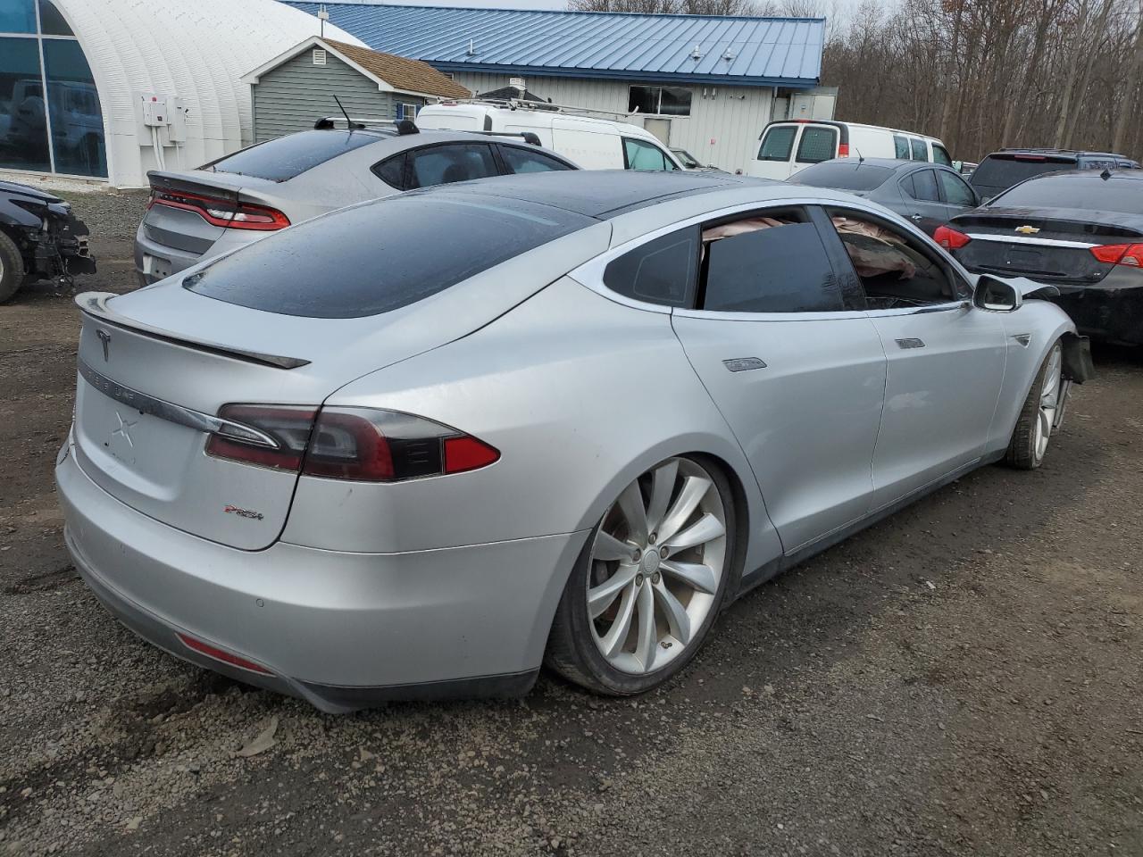 Image 3 of 2013 TESLA MODEL S  2013 with VIN 5YJSA1CP1DFP21116