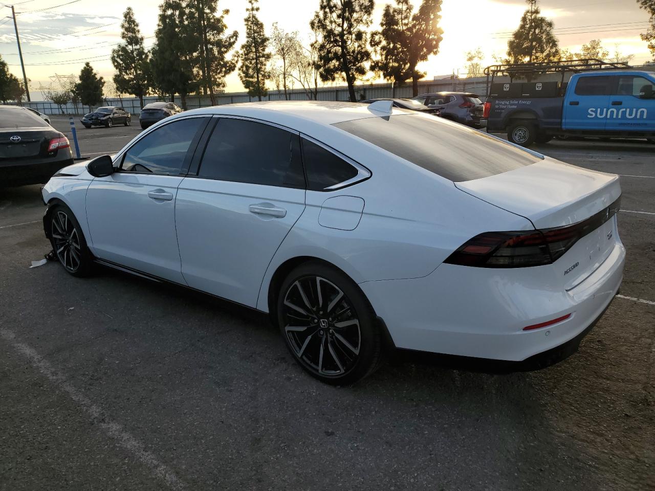 Изображение 2 2024 HONDA ACCORD TOURING HYBRID 2024 с VIN 1HGCY2F83RA004860