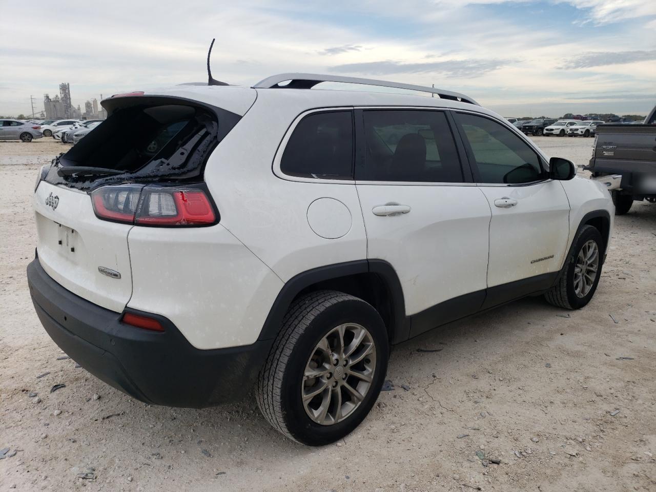 Image 3 of 2021 JEEP CHEROKEE LATITUDE PLUS 2021 with VIN 1C4PJLLB3MD107259