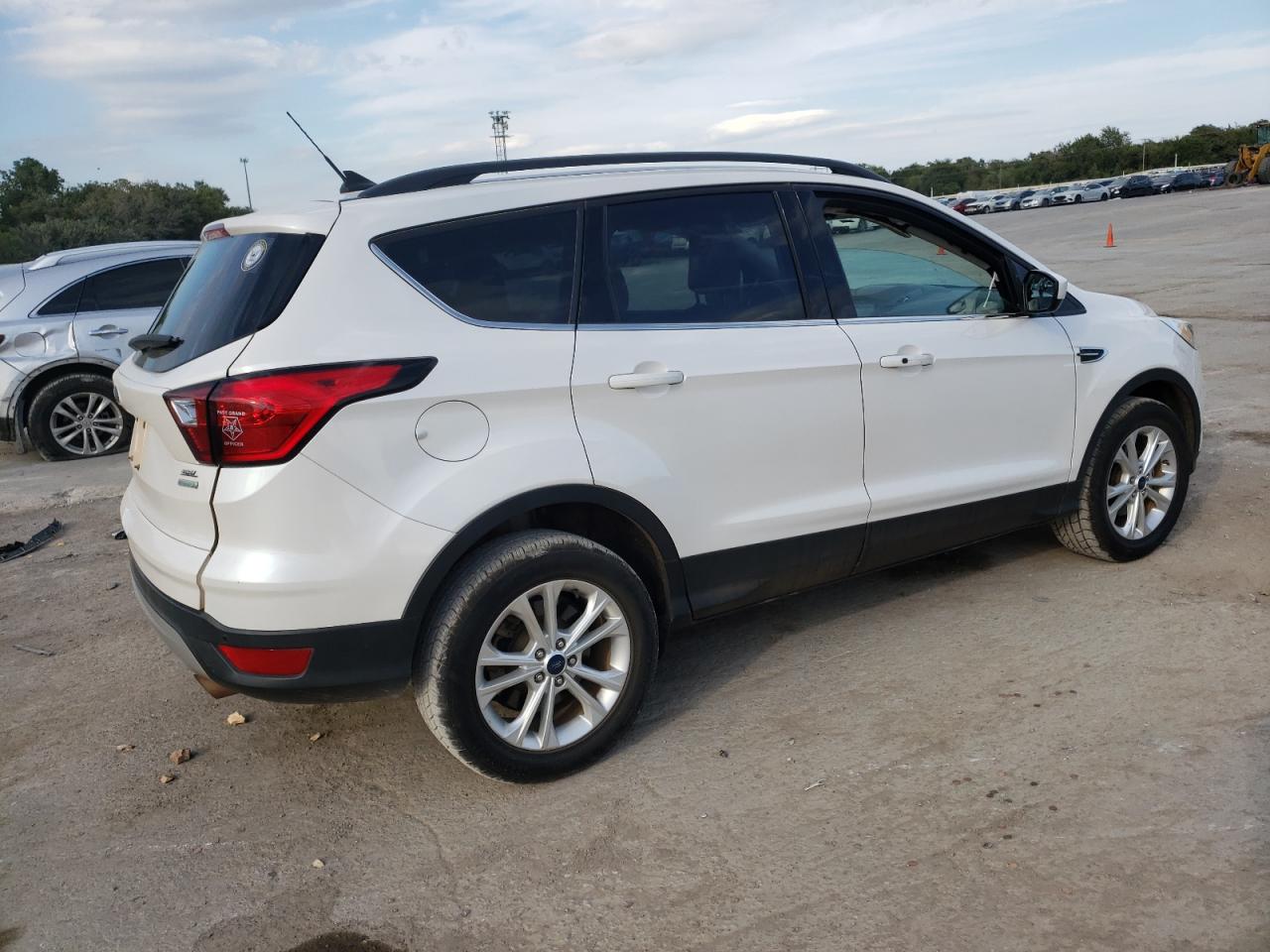 Obraz 3 z 2019 FORD ESCAPE SEL 2019 z VIN 1FMCU0HD8KUA79076