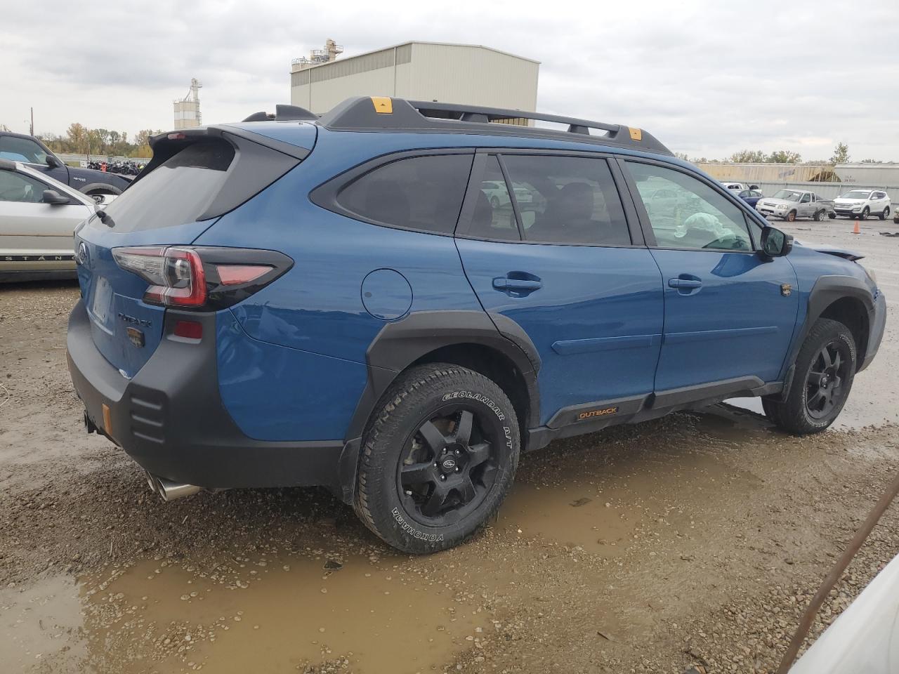 Image 3 of 2022 SUBARU OUTBACK WILDERNESS 2022 with VIN 4S4BTGUD5N3265505