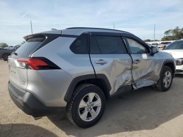 Obraz 3 z 2020 TOYOTA RAV4 XLE 2020 z VIN 2T3P1RFV1LC122581