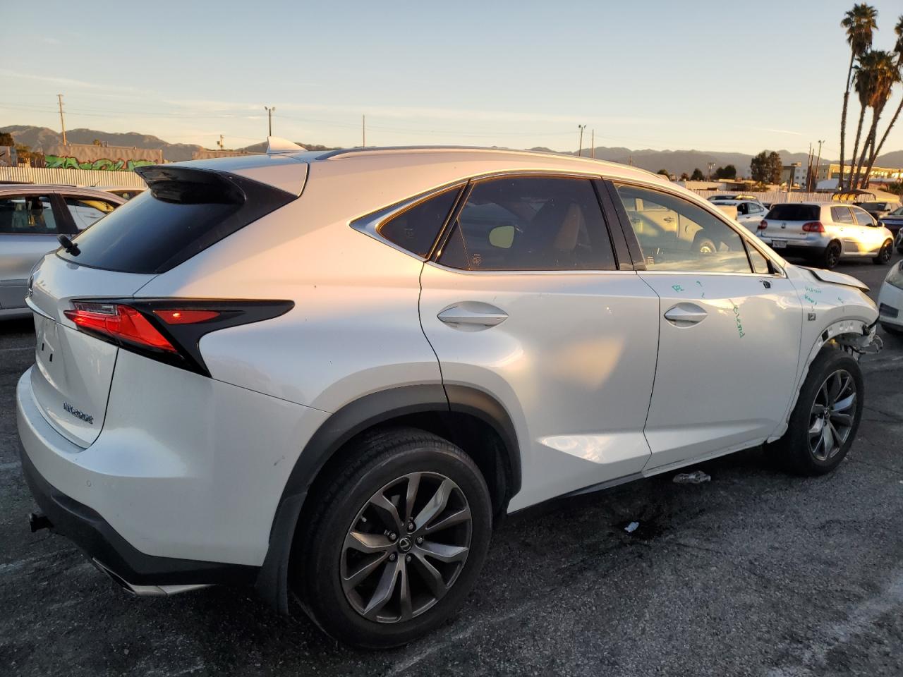 Изображение 3 2015 LEXUS NX 200T 2015 с VIN JTJYARBZ4F2010606