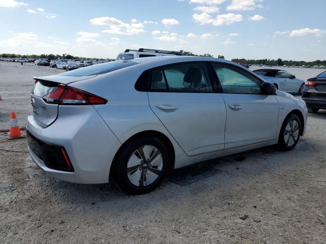 Image 3 of 2017 HYUNDAI IONIQ BLUE 2017 with VIN KMHC65LC8HU031558