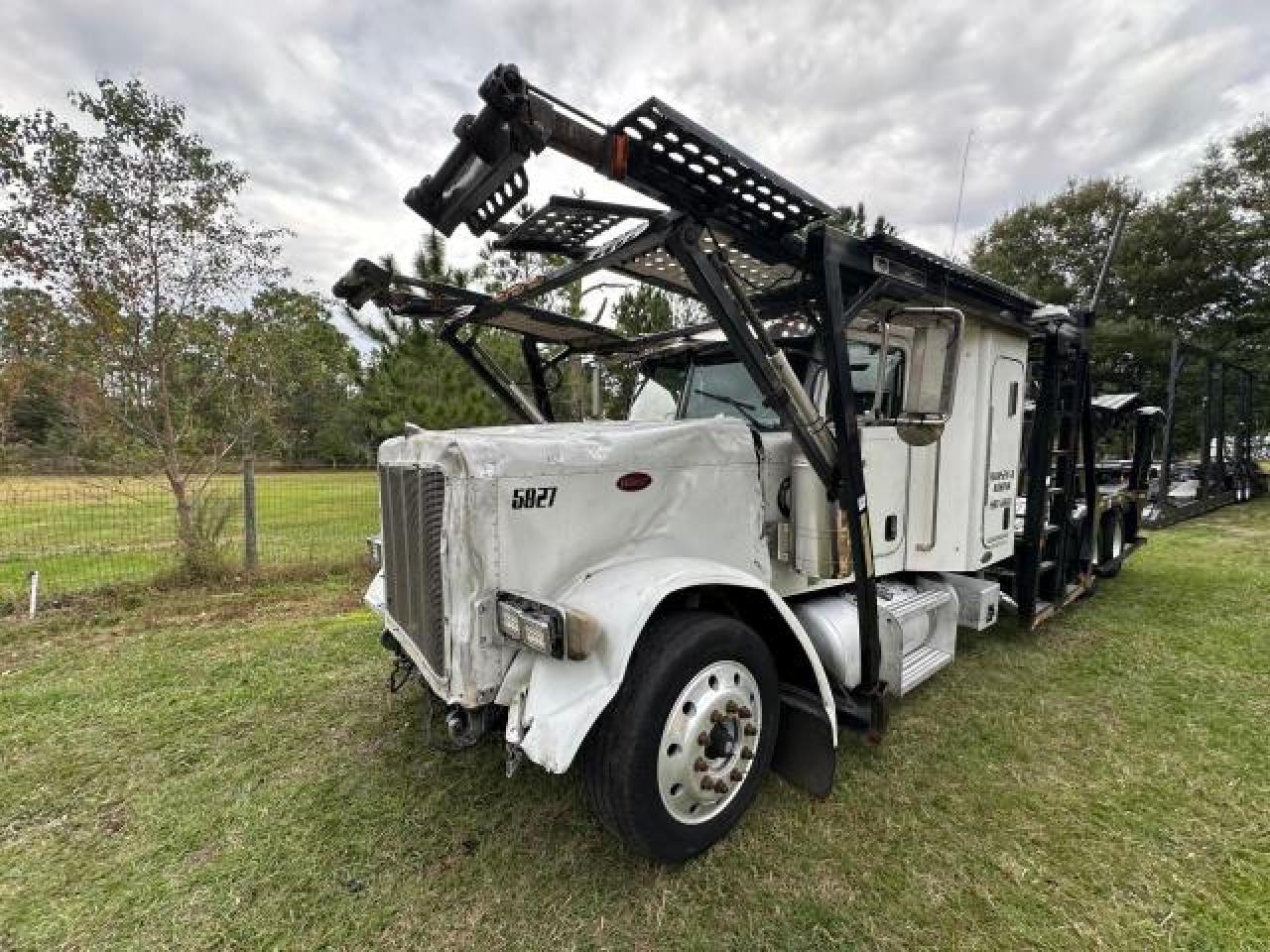 Image 2 of 2007 PETERBILT 379  2007 with VIN 1NP5DU9X17D741352