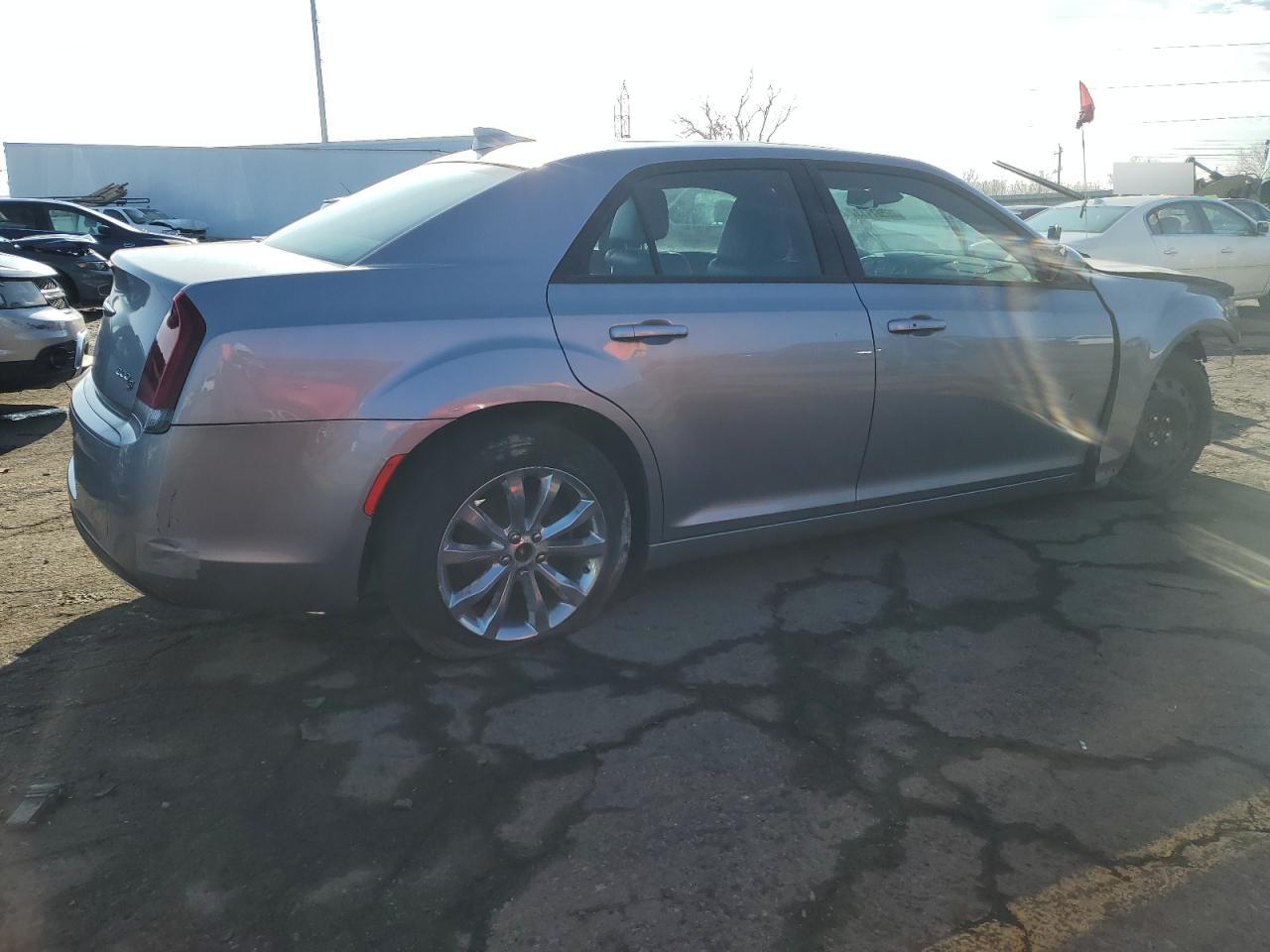 Obraz 3 z Chrysler 300 S 2017 z VIN 2C3CCAGG8HH558493