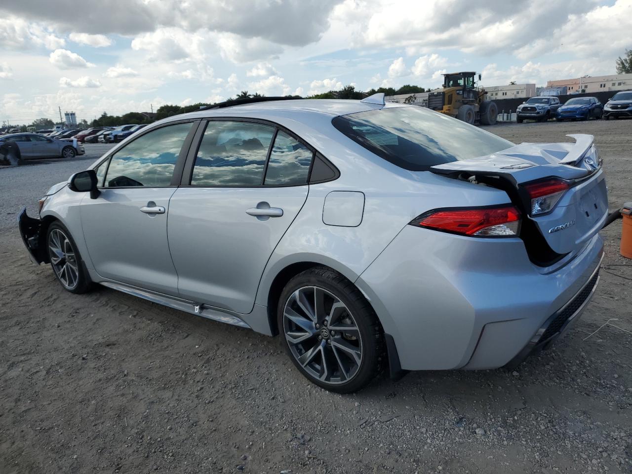 Obraz 2 z 2021 TOYOTA COROLLA SE 2021 z VIN 5YFP4MCE2MP085792