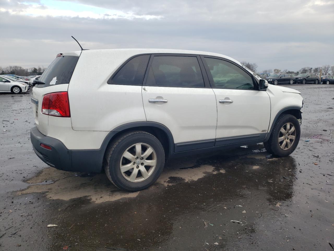 Изображение 3 2013 KIA SORENTO LX 2013 с VIN 5XYKTDA64DG422198