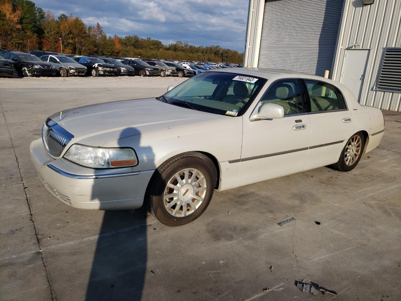 Image 1 of 2006 LINCOLN TOWN CAR SIGNATURE 2006 with VIN 1LNHM81V26Y640328
