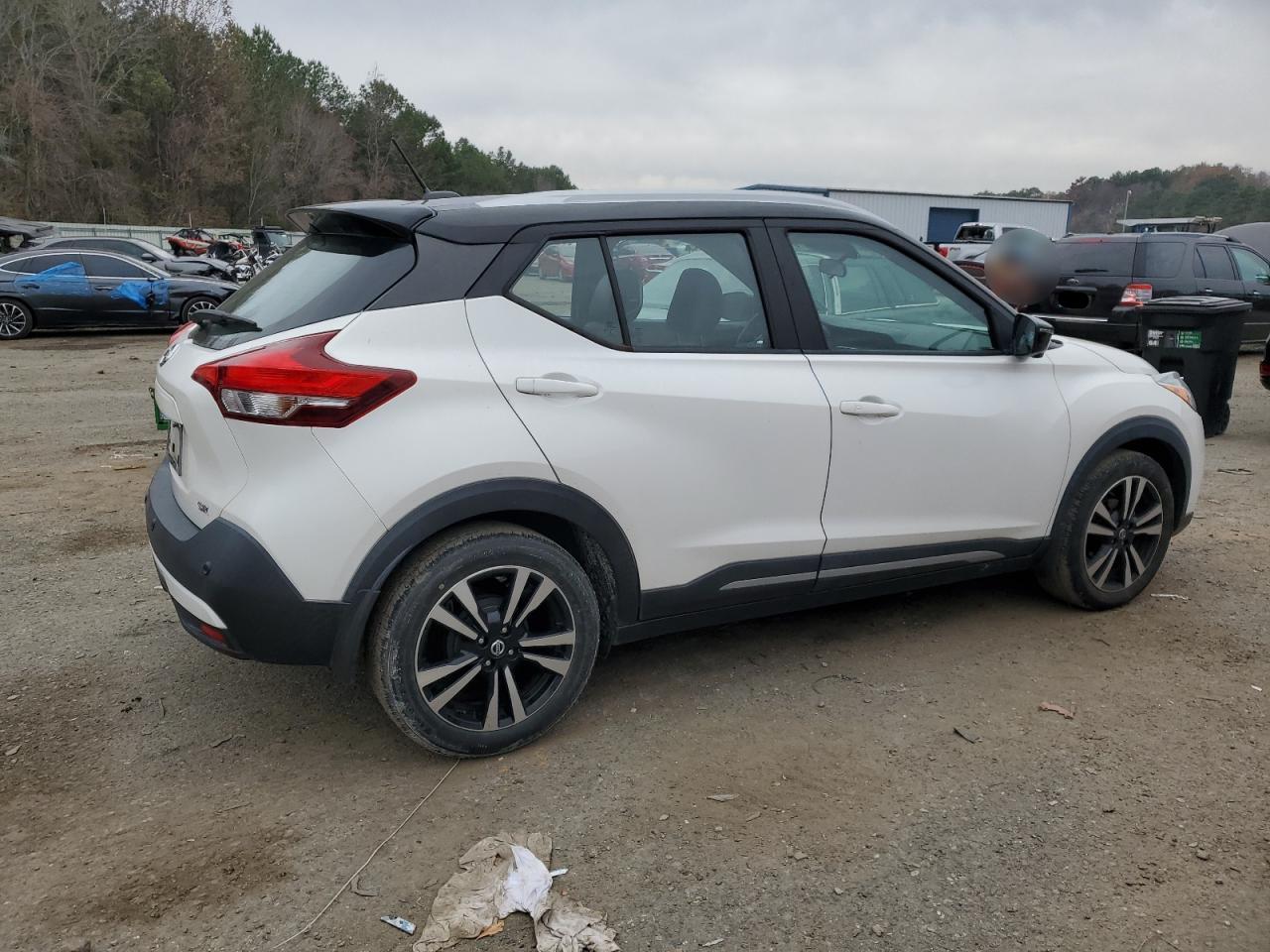 Obraz 3 z 2020 NISSAN KICKS SR 2020 z VIN 3N1CP5DV8LL560936