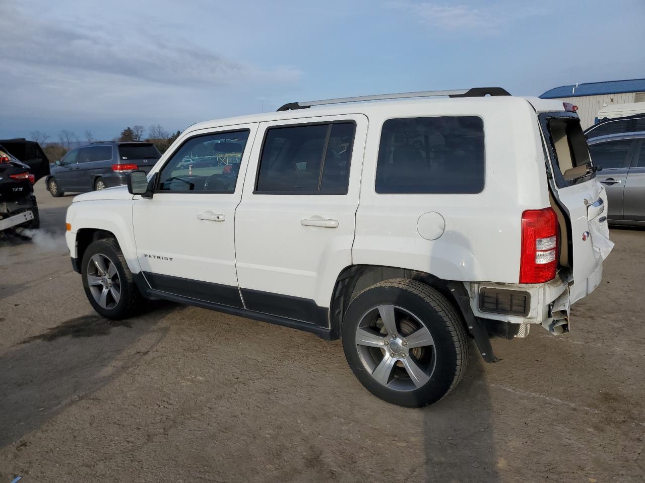 Obraz 2 z 2016 JEEP PATRIOT LATITUDE 2016 z VIN 1C4NJPFA4GD528493