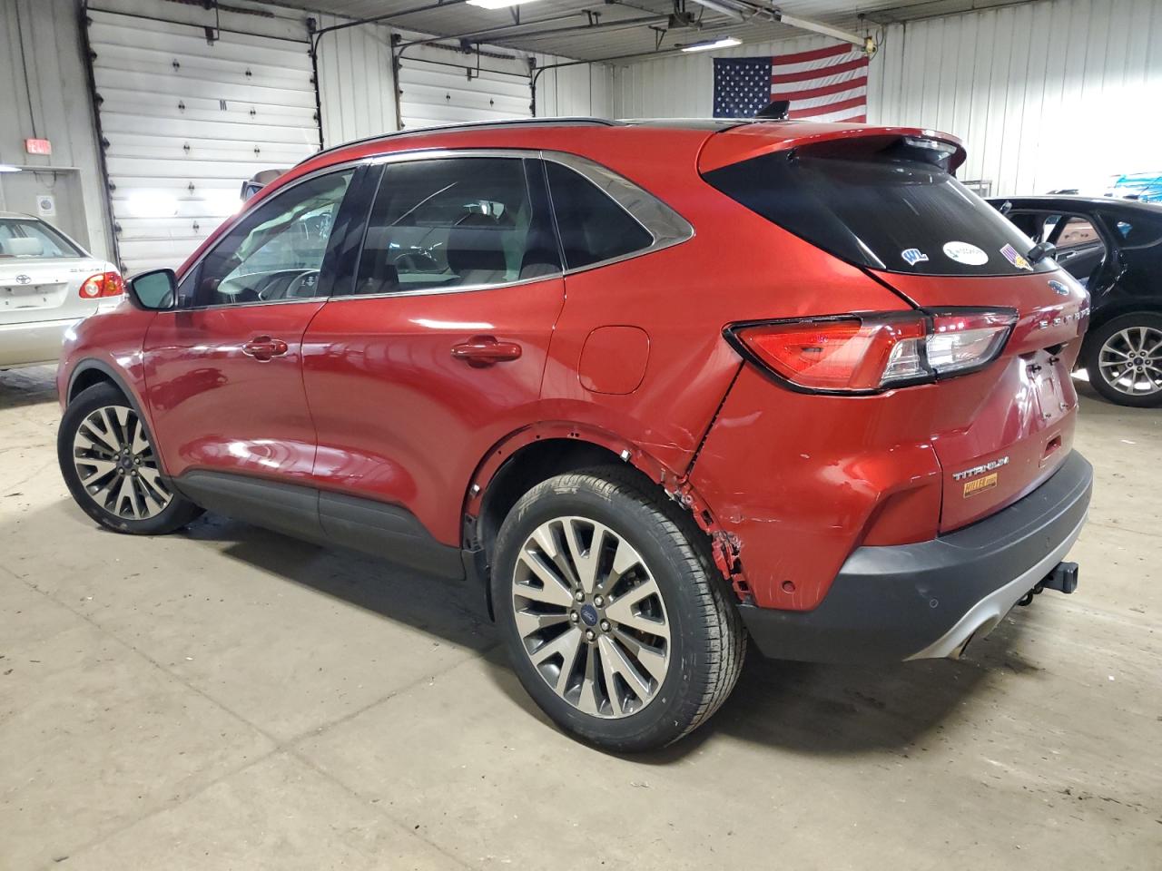 Изображение 2 2020 FORD ESCAPE TITANIUM 2020 с VIN 1FMCU9J91LUA70439