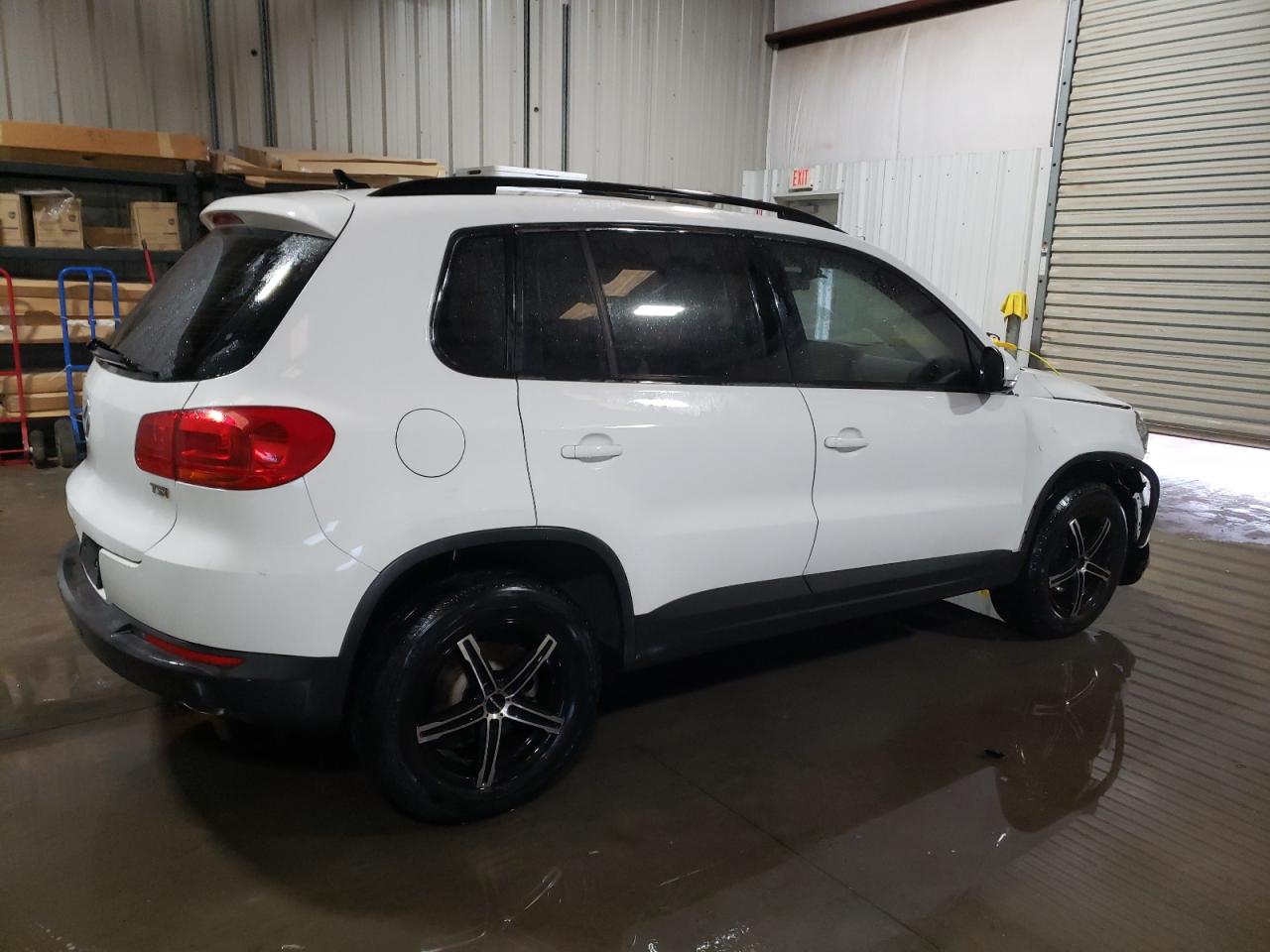 Obraz 3 z 2017 VOLKSWAGEN TIGUAN S 2017 z VIN WVGAV7AX6HK009789