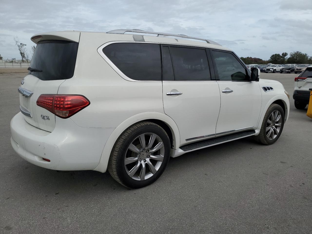 Obraz 3 z 2011 INFINITI QX56  2011 z VIN JN8AZ2NF6B9501979