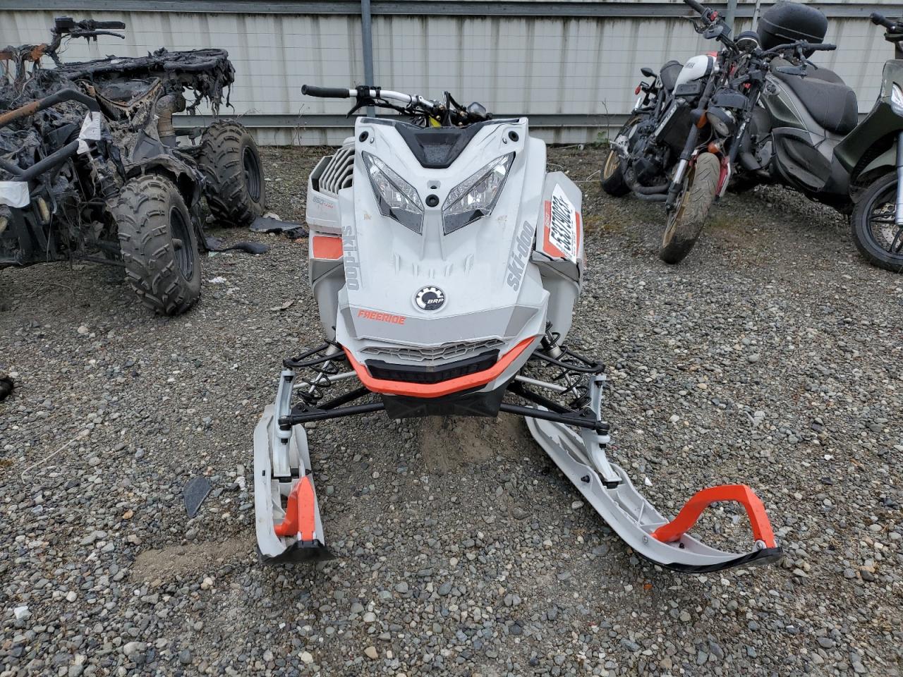 Image 2 of 2021 BOMBARDIER SNOWMOBILE 2021 with VIN 2BPSVEMA1MV000053