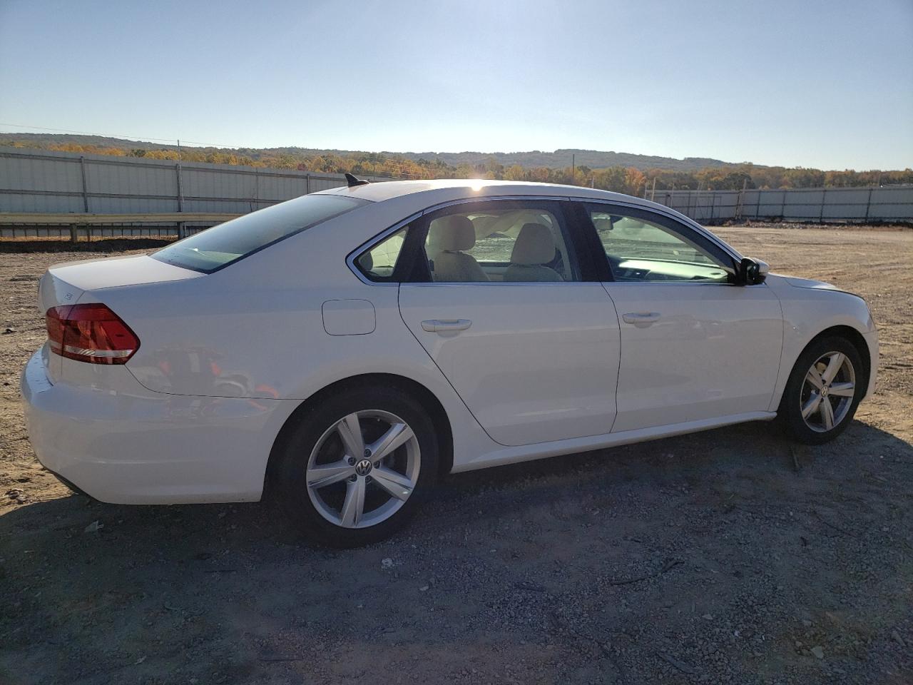 Image 3 of 2013 VOLKSWAGEN PASSAT SE 2013 with VIN 1VWBP7A38DC057621